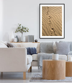 תמונות לבית-תמונות לחדר שינה-תמונות לקיר-תמונה מודרנית לסלון עקבות בחול-MIKOO